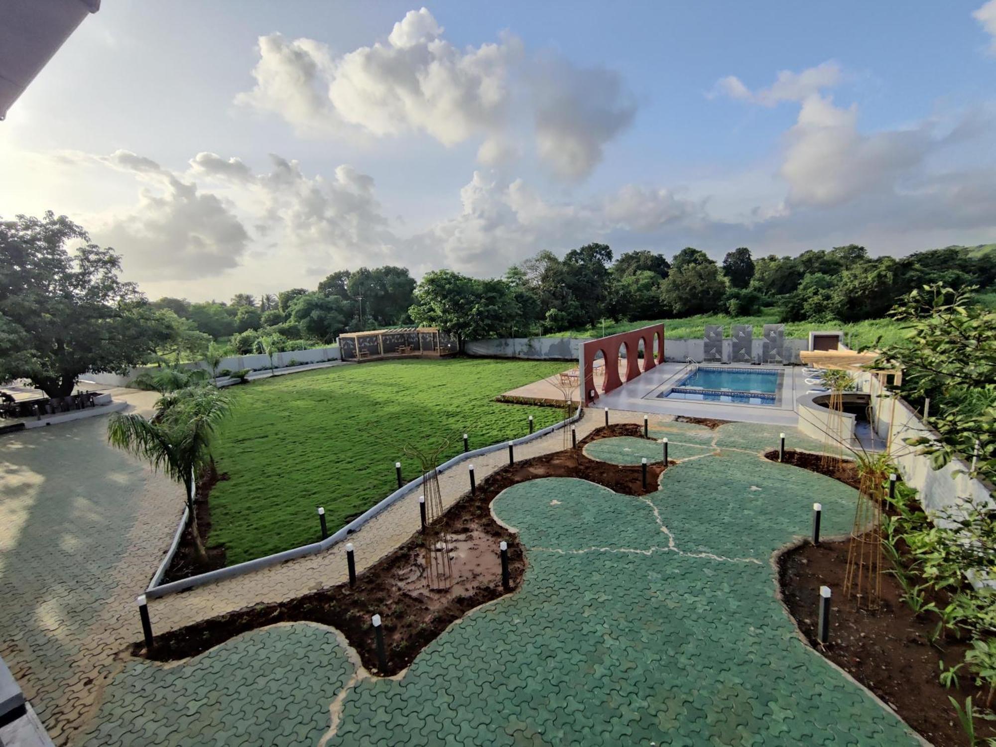 Pushp Vatika Resort & Lawns Navi Mumbai Exterior photo