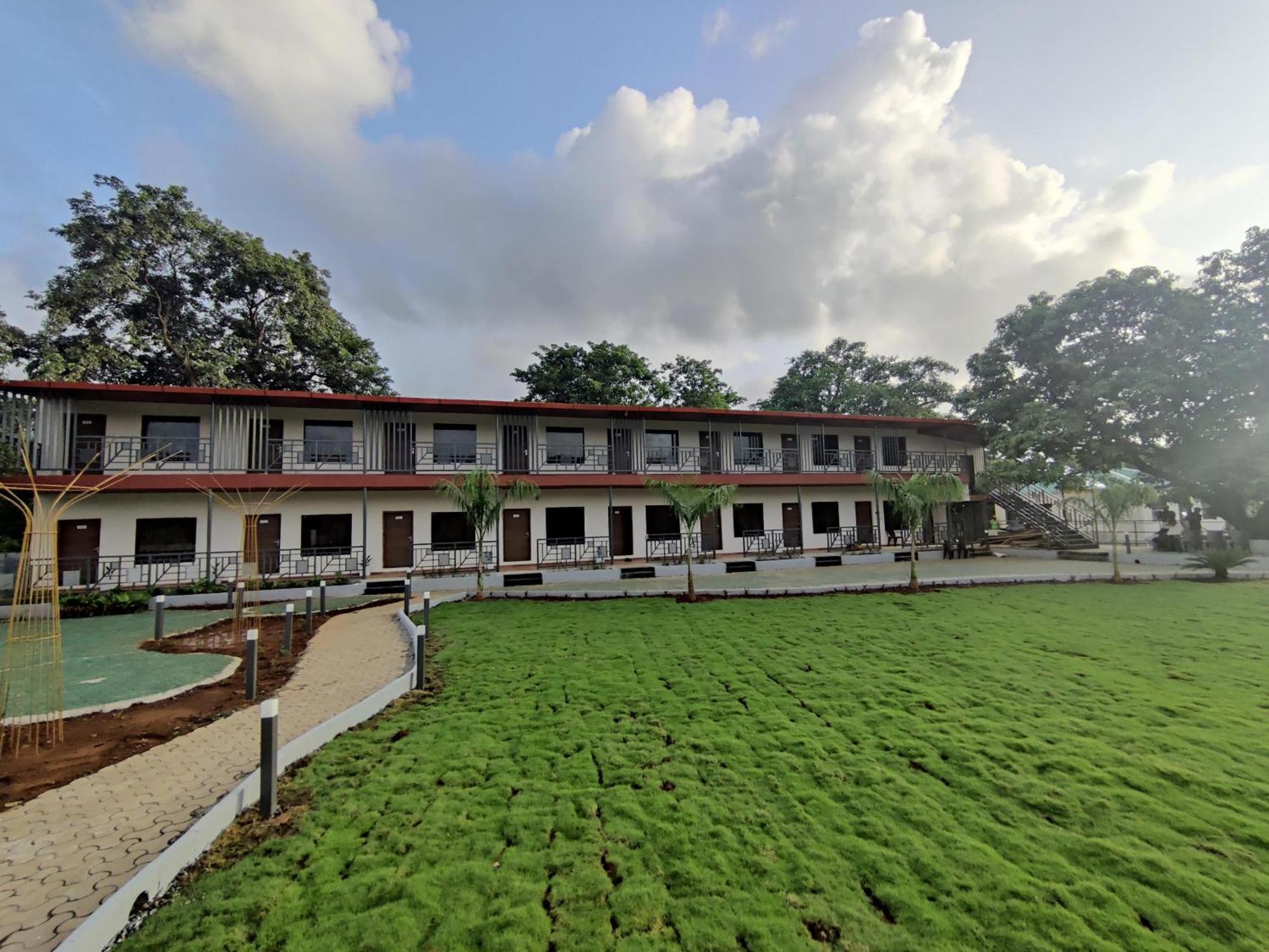 Pushp Vatika Resort & Lawns Navi Mumbai Exterior photo